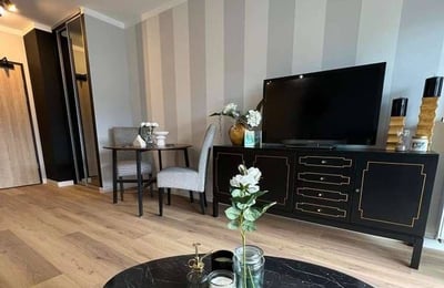 Location d’un appartement élégant de 3 pièces, 49 m², avec balcon dans le quartier Czyżyny, Cracovie, Pologne
